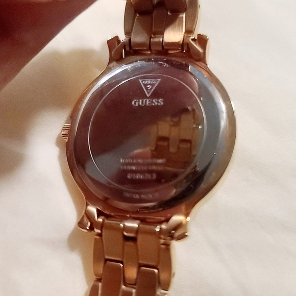 Guess Ladies Watch Gold-tone Crystal Silver Dial Rose - Picture 7 of 10